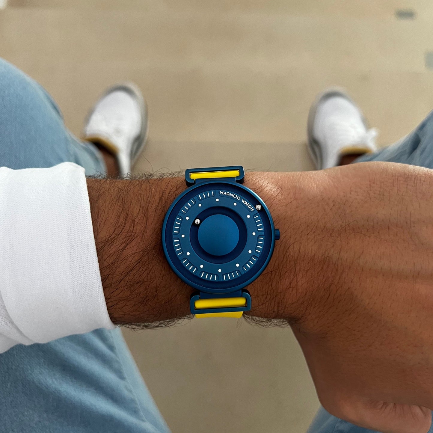  Magneto Watch - Primus Blue Silikon Gelb - Lifestyle