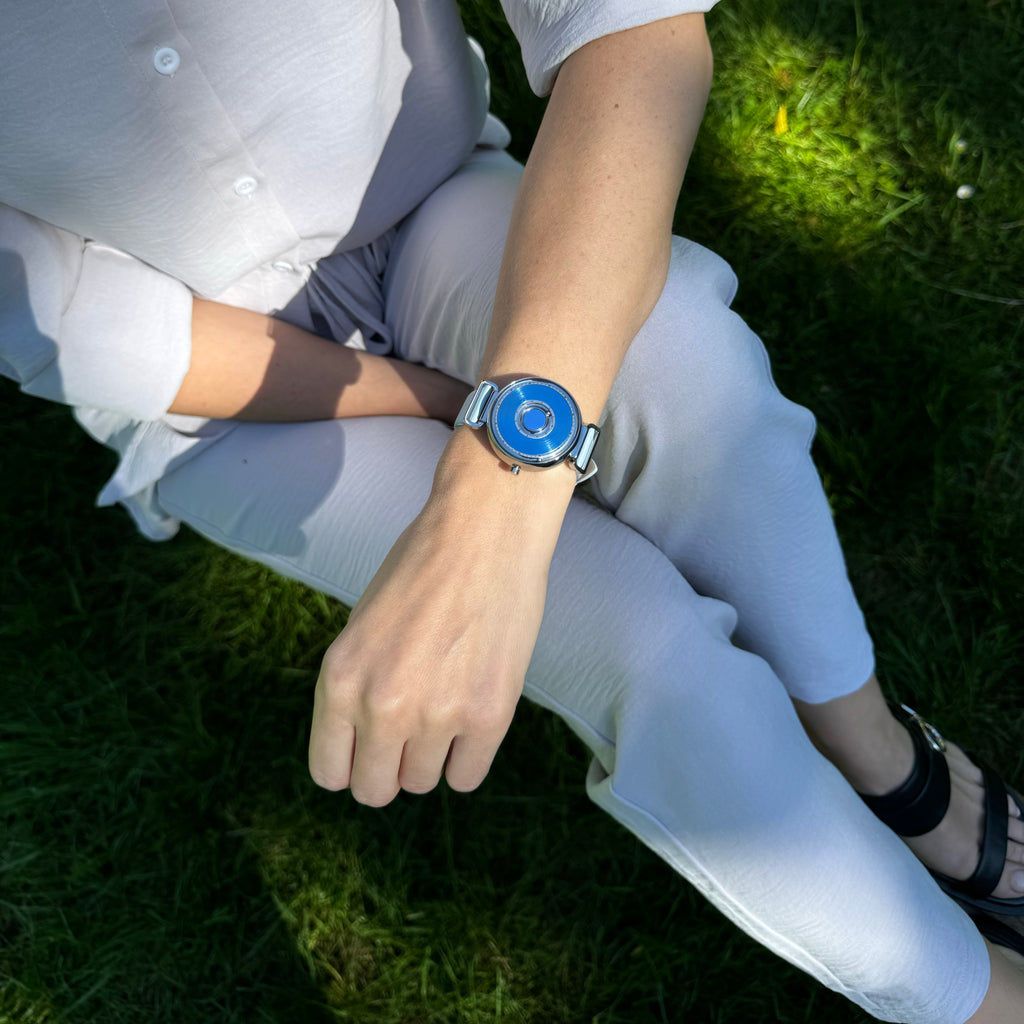 Magneto-Watch-Bella-Silver-Sky-Blue-Lifestyle-4