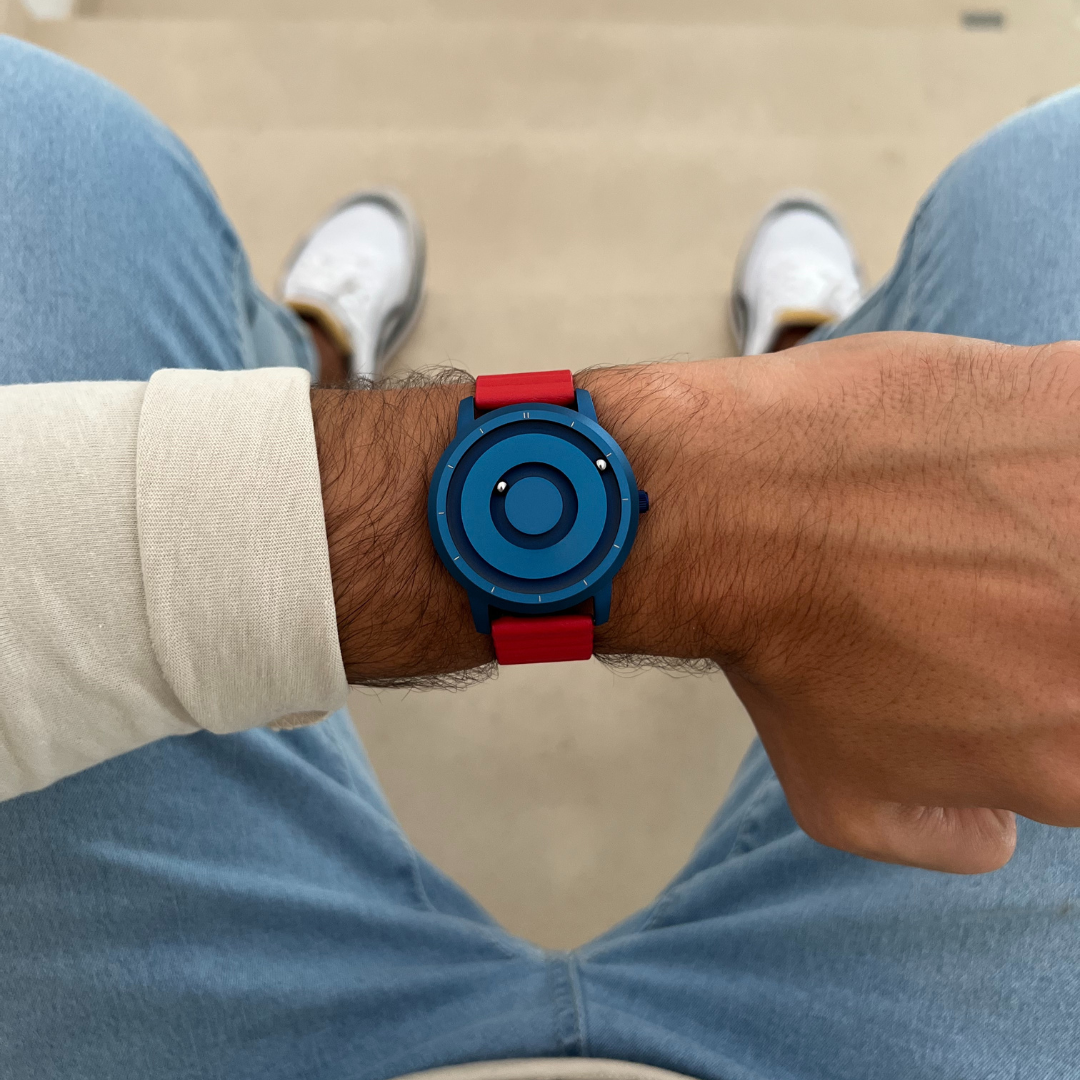 MAGNETO Jupiter Blue Leather Magnetic Red Wristwatch – Magneto Watch