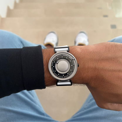 Magneto Watch - Primus Titan Silikon Weiß - Lifestyle