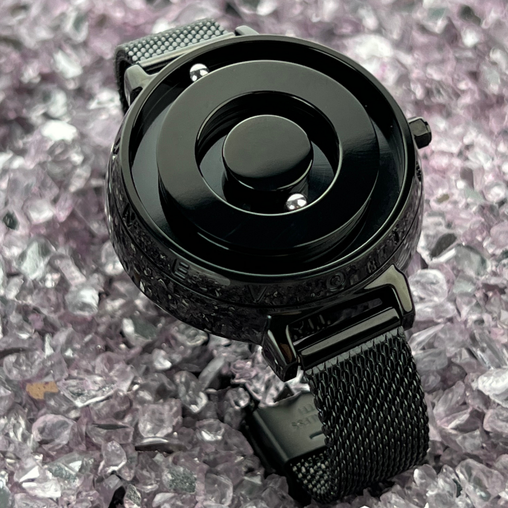 Magneto-Watch-Venus-Black-Lifestyle-Uhr