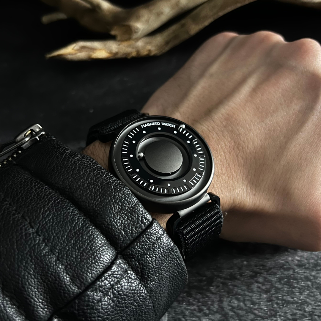 Magneto-Watch-Primus-Black-Sport-Loop-Schwarz-Lifestyle-Handgelenk